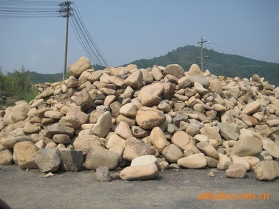 大小鵝卵石、礫石與碎石 林軍個(gè)體經(jīng)營(yíng)的優(yōu)質(zhì)供應(yīng)與專(zhuān)業(yè)加工